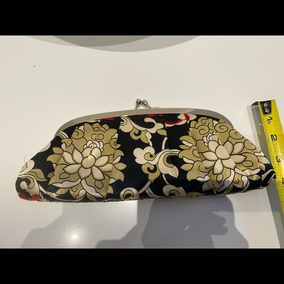 Baroque red, gold and white clutch - Picture 2 of 3